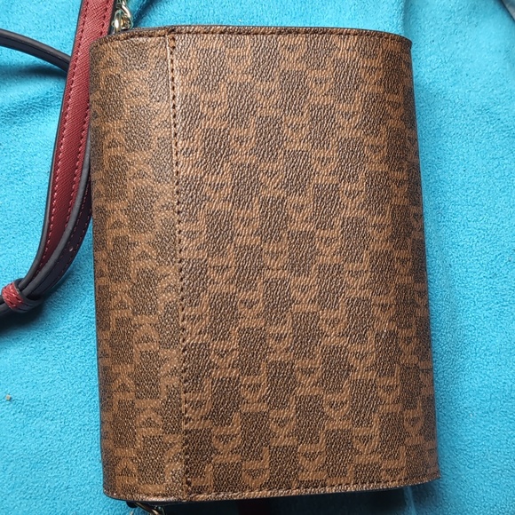 Karl Lagerfeld crossbody purse - Picture 7 of 11